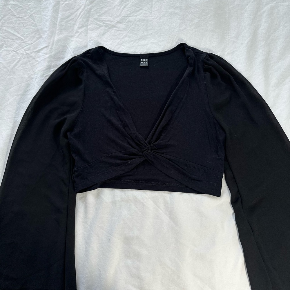 SHEIN Black Twist-Front Crop Top